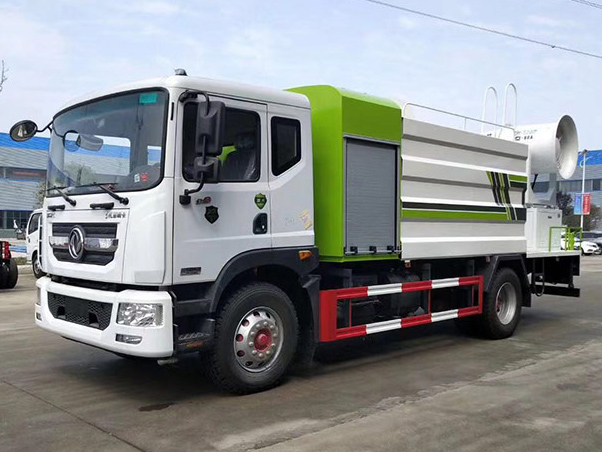 國(guó)六多利卡D9抑塵車(chē)